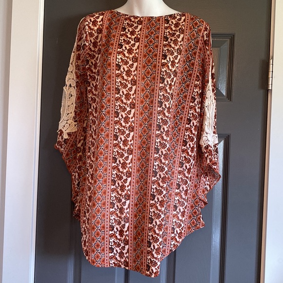 Ember Missy Tunic Blouse w Lace Accent Bell Sleeves - Picture 4 of 6